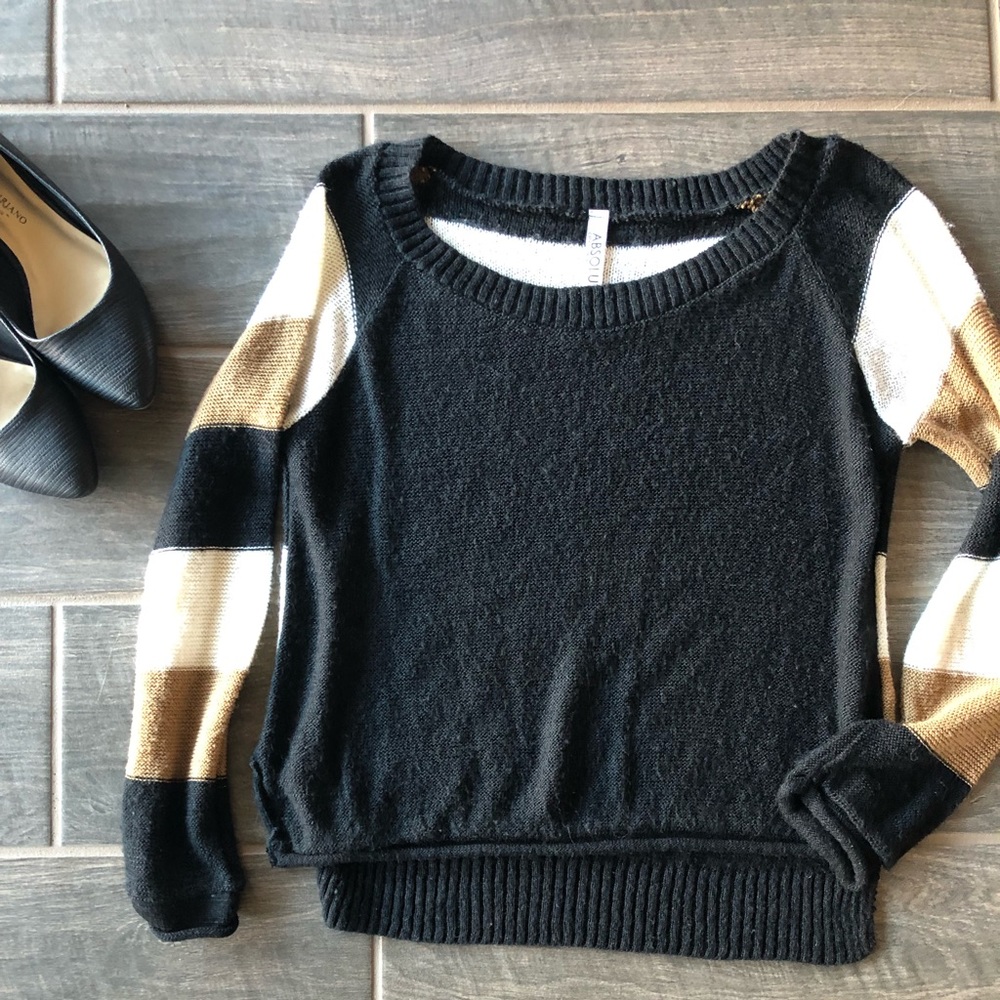 Sweater - Picture 1 of 3